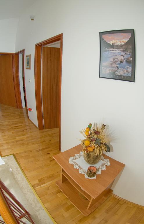 Holiday Home Magnolia Tar-Vabriga ภายนอก รูปภาพ